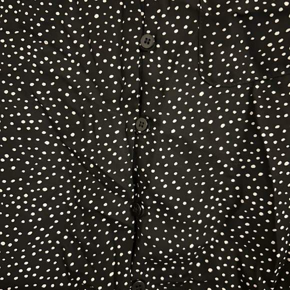 Lulus polka dot button down black and white size XS short sleeve top - Picture 2 of 4